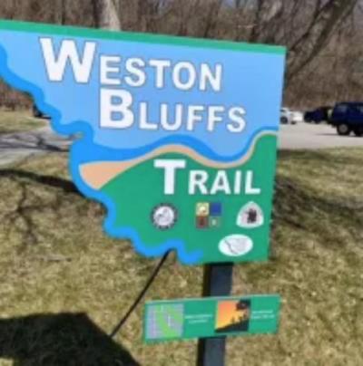 Weston Bluffs Trail sign